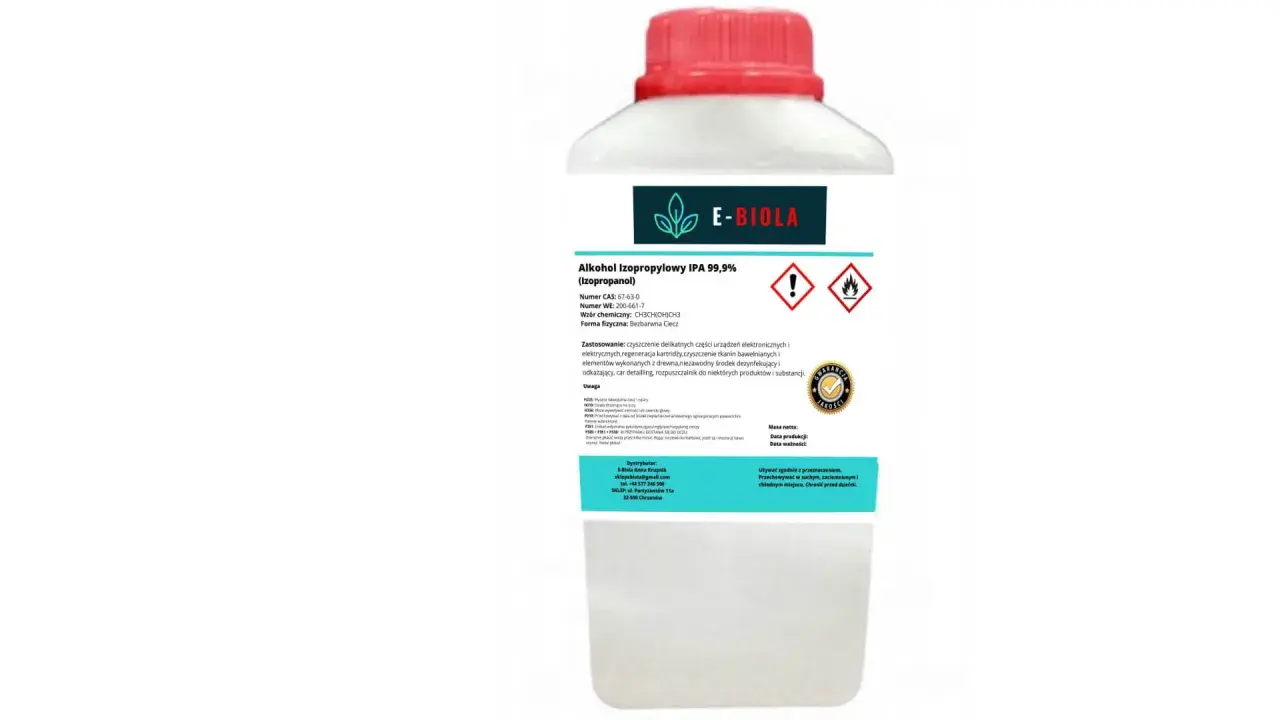 Butelka z etykietą opisującą alkohol izopropylowy IPA 99,9% (izopropanol) – środek do czyszczenia elektroniki, dezynfekcji i rozpuszczania.