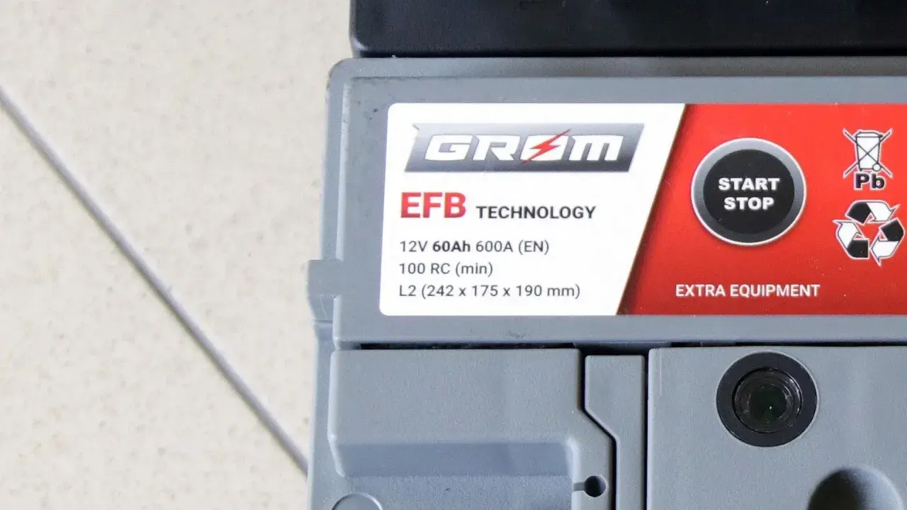 Akumulator GRAM EFB z technologią START STOP, 12V 60Ah 600A. Idealny do nowoczesnych aut.
