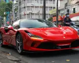 Ile kosztuje Ferrari w Polsce? Realne ceny i koszty utrzymania