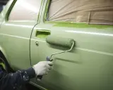 Malowanie auta wałkiem: Poradnik DIY. Jak uniknąć skórki pomarańczy?