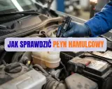 Mechanik w rękawiczce sprawdza płyn hamulcowy testerem. Wymiana płynu hamulcowego to ważny element dbania o bezpieczeństwo.