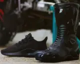 Buty motocyklowe turystyczne: Co musisz wiedzieć przed zakupem?