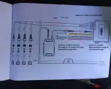 Schemat montażu czujników parkowania Valeo. Pokazuje połączenia z lampą stop, zasilaniem i czujnikami.
