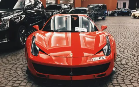 Cena Ferrari w Polsce: Ile kosztuje zakup i utrzymanie legendy?