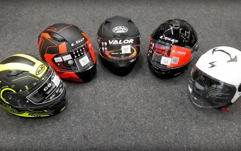 Kask motocyklowy do 500 zł: Ranking i jak wybrać bezpieczny model?