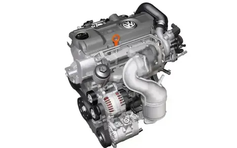 Nowoczesny silnik diesla Volkswagena z turbosprężarką i paskiem napędowym.