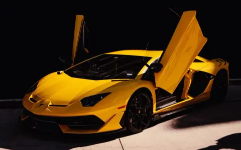 Lamborghini Aventador w Polsce: Cena, koszty, czy to dobra inwestycja?