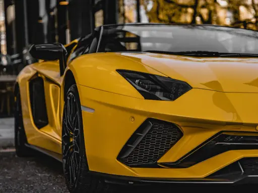 Ile kosztuje wynajem Lamborghini? Poznaj ceny i uniknij pułapek