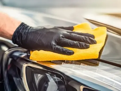 Jak polerować auto? Przewodnik do idealnego lakieru krok po kroku
