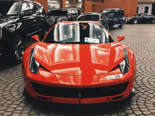 Cena Ferrari w Polsce: Ile kosztuje zakup i utrzymanie legendy?