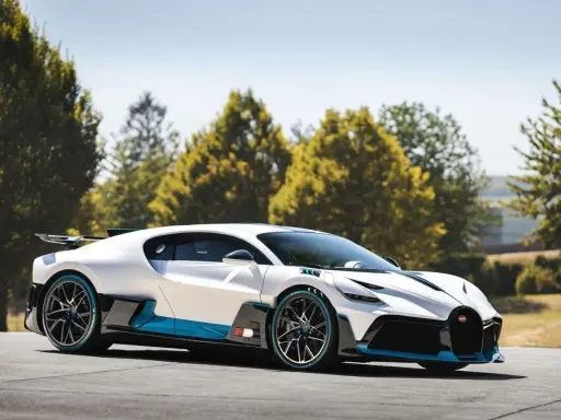 Ile kosztuje Bugatti Divo? Cena, podatki, rynek wtórny i unikatowość.
