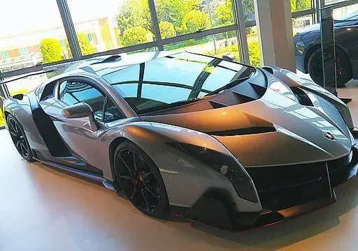 Ile kosztuje przejażdżka Lamborghini w Polsce? Cennik i porady