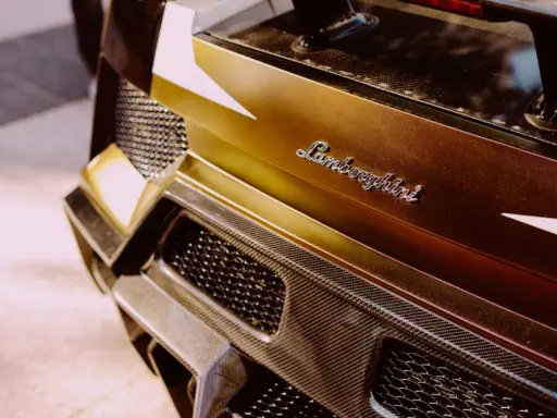 Ile kosztuje Lamborghini Huracan? Pełna analiza cen i kosztów!