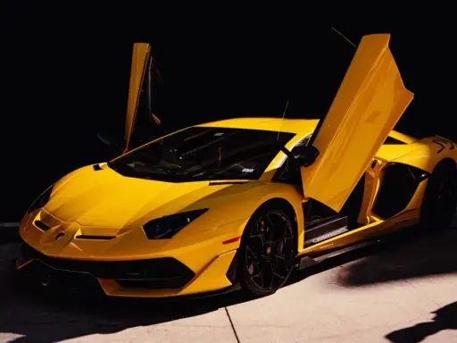 Lamborghini Aventador w Polsce: Cena, koszty, czy to dobra inwestycja?