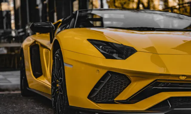 Ile kosztuje wynajem Lamborghini? Poznaj ceny i uniknij pułapek