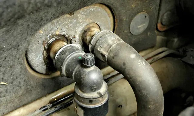 Ubytek płynu chłodniczego: UPG czy EGR? Rozwiąż zagadkę!