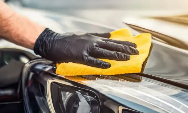 Jak polerować auto? Przewodnik do idealnego lakieru krok po kroku