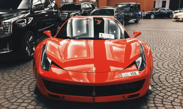 Cena Ferrari w Polsce: Ile kosztuje zakup i utrzymanie legendy?