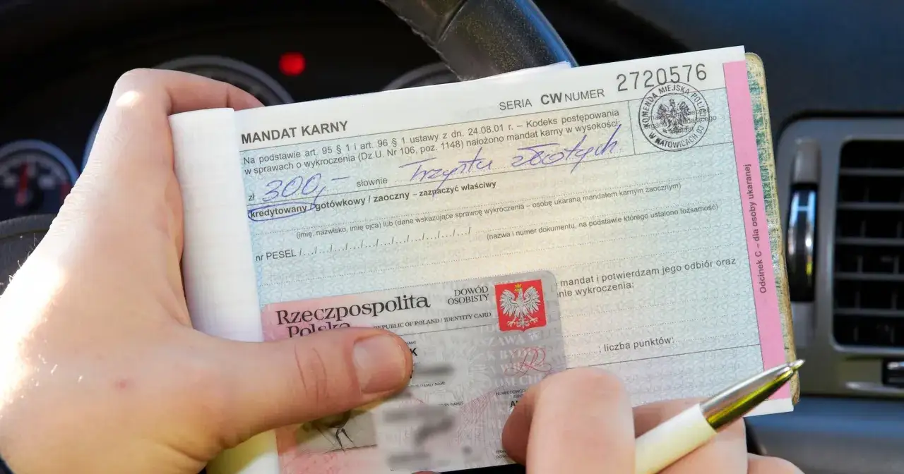 Mandat karny na 300 zł, wystawiony na podstawie Kodeksu postępowania w sprawach o wykroczenia. Taryfikator mandatów w akcji.