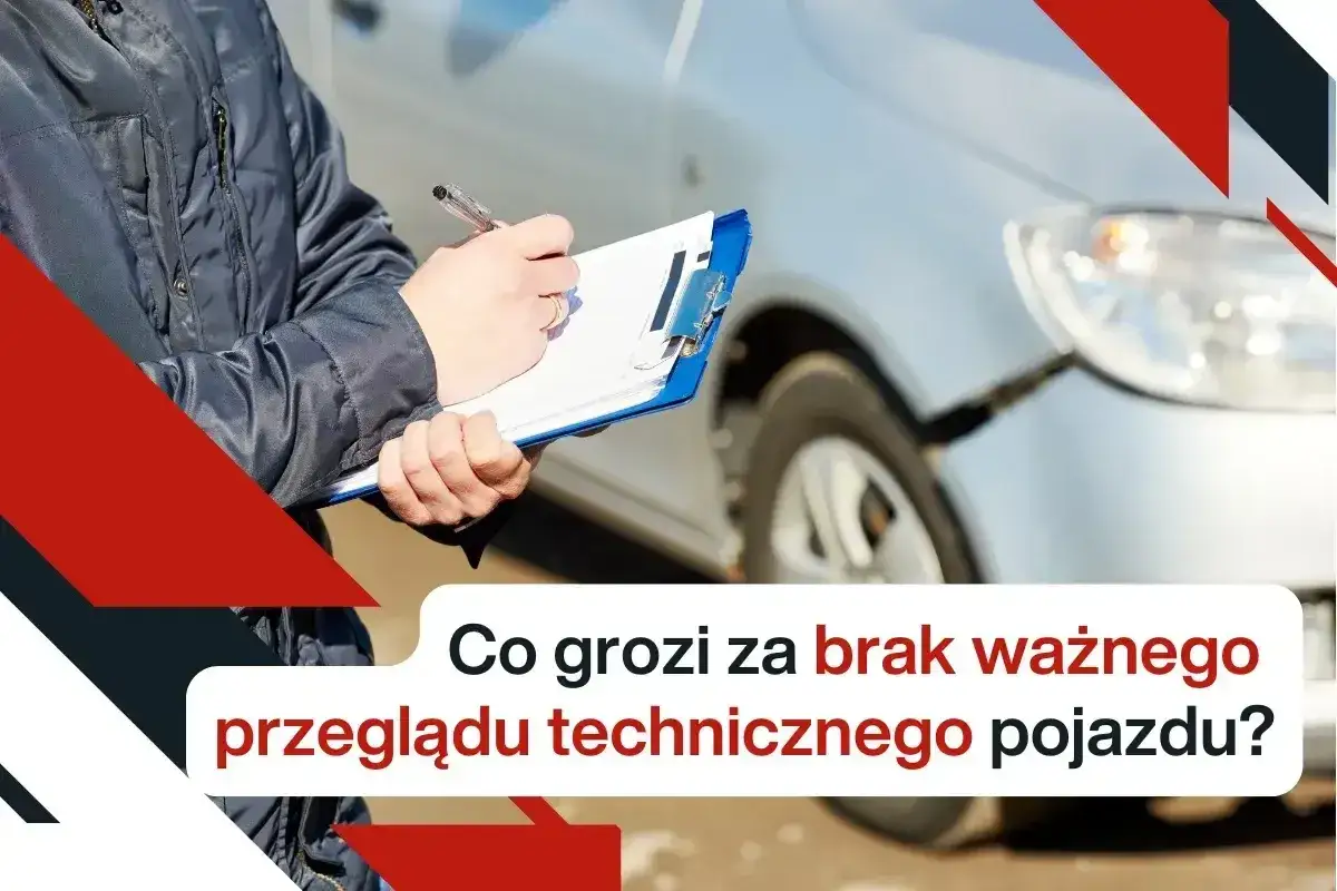 Osoba z notatnikiem przy samochodzie. Brak przeglądu powyżej 30 dni może skutkować konsekwencjami prawnymi.